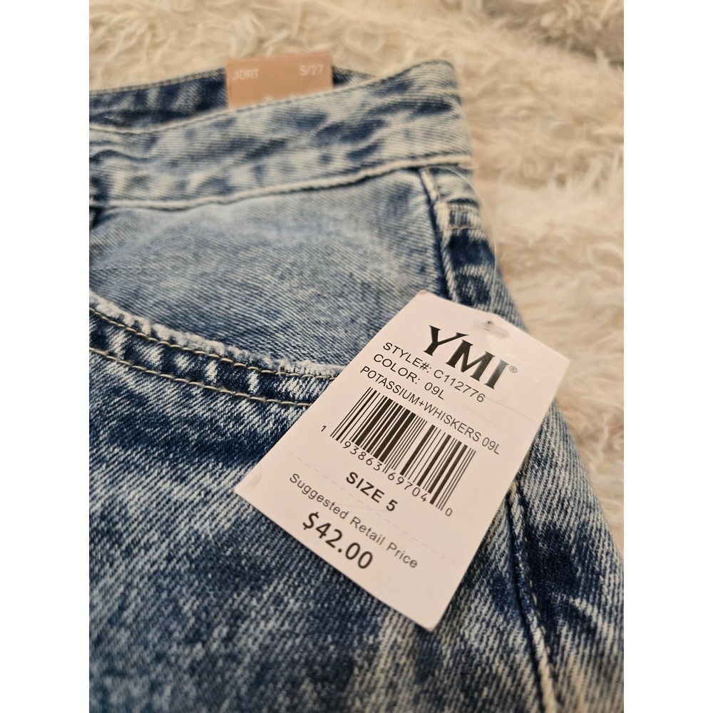 YMI Women's Relaxed Fit Wide Leg Jorts NWT Size 5/27 Blue Acid Wash High Rise - Picture 5 of 6